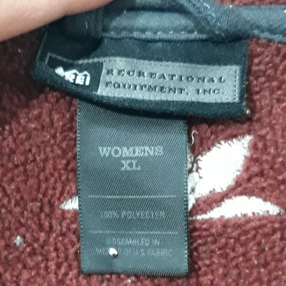 REI Women's Burgundy Fleece Vest Size XL